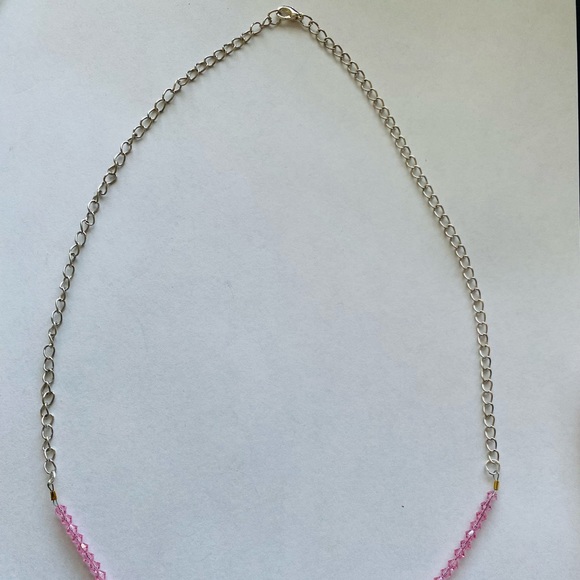 Pink crystal beaded necklace with birds charm - Picture 4 of 4